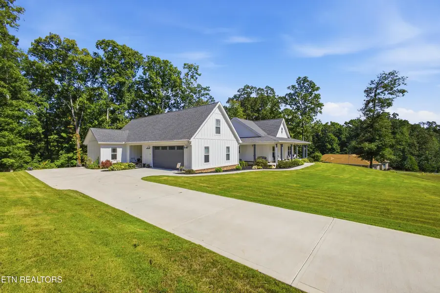 114 W Mountain Drive, Rockwood, TN 37854 - #3
