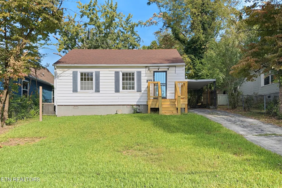 2107 Lawson Ave, Knoxville, TN 37917 - #1