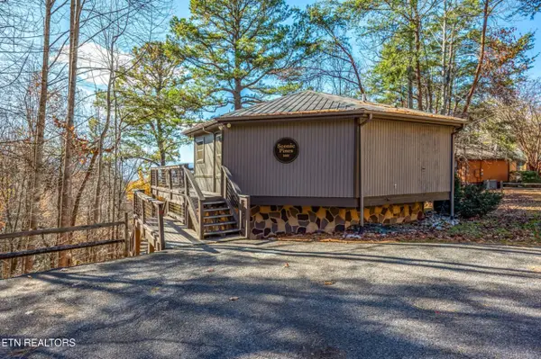 1068 E Foothills Drive, Gatlinburg, TN 37738