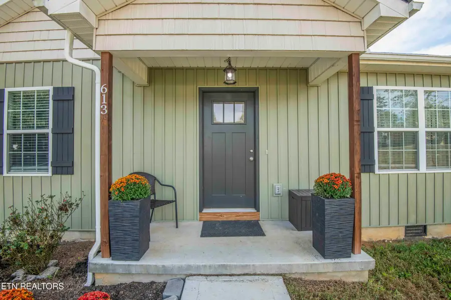 613 Glendale Ave, Clinton, TN 37716 - #3