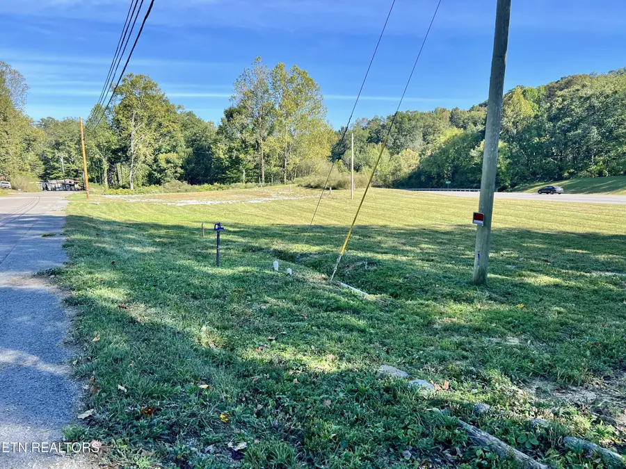 210 Sycamore Lane, Robbins, TN 37852 - #3