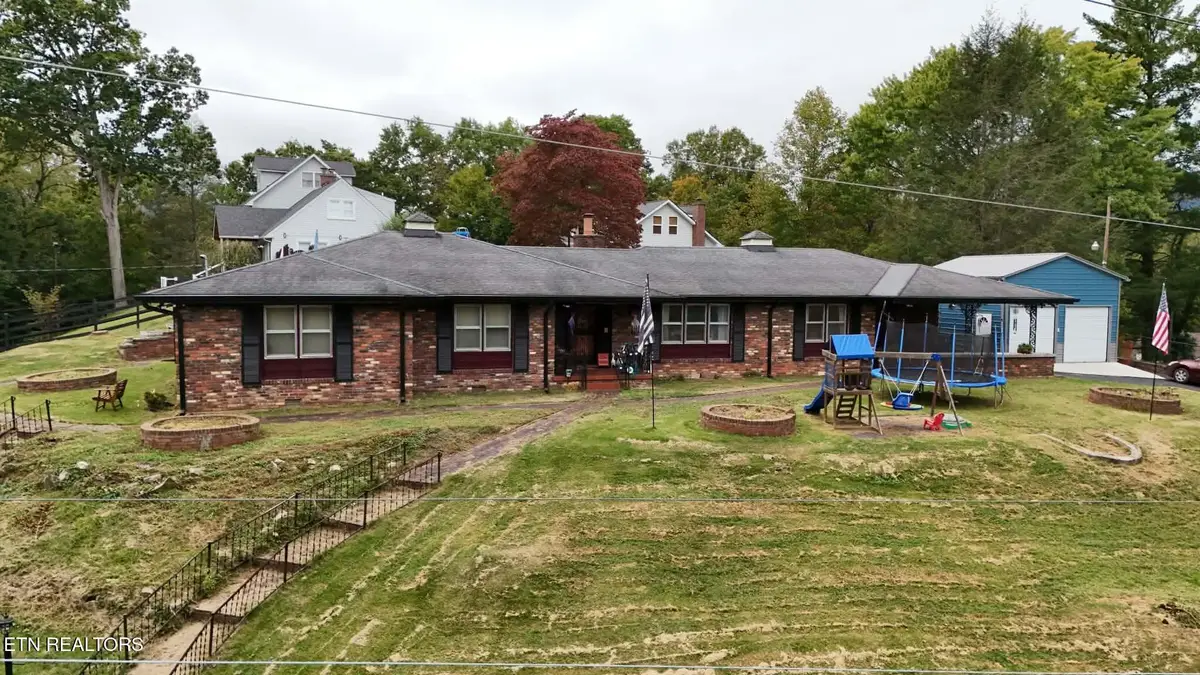 103 Sherwood Rd, Middlesboro, KY 40965 - #1