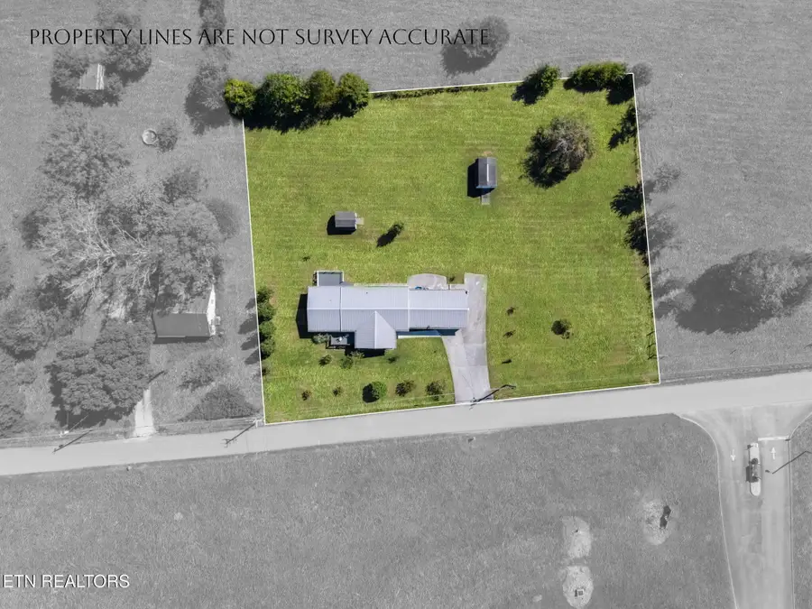 8318 Clapps Chapel Rd, Corryton, TN 37721 - #3
