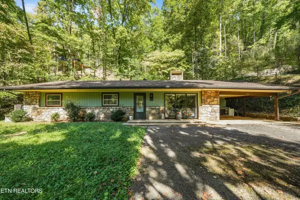 740 Hidden Valley Rd, Gatlinburg, TN 37738
