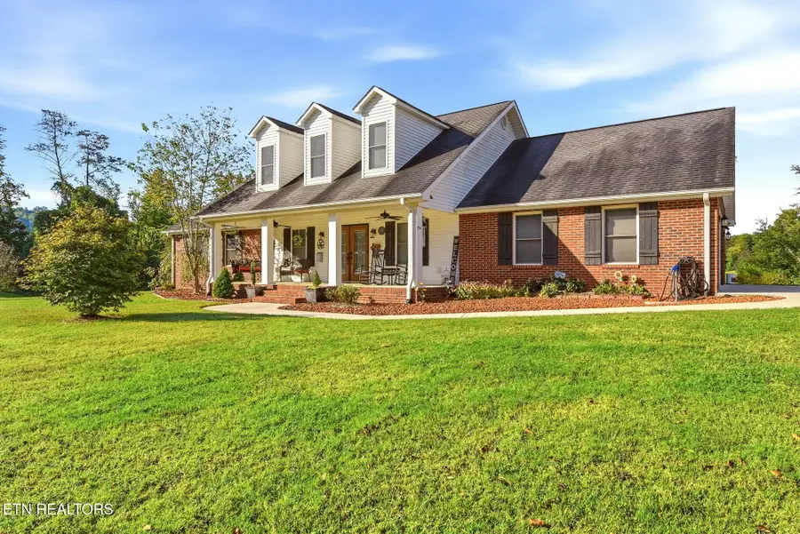254 Orchard View Rd, Oliver Springs, TN 37840 - #2