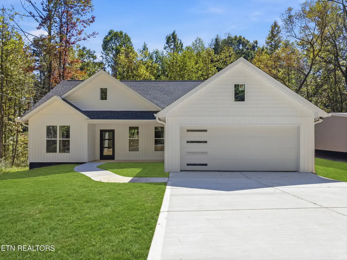 683 Hen Valley Rd, Oliver Springs, TN 37840 - #1