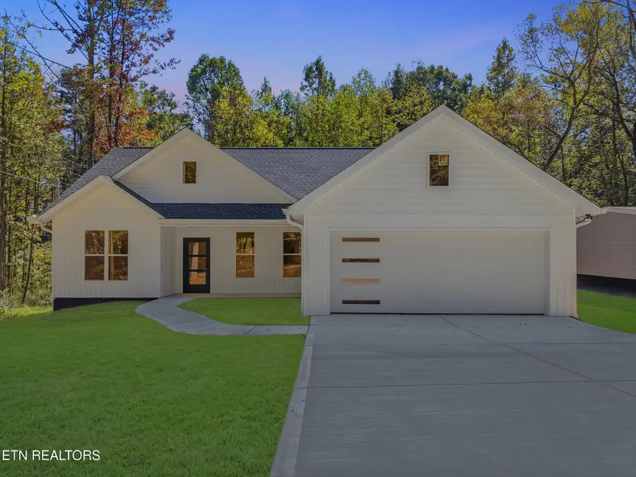 683 Hen Valley Rd, Oliver Springs, TN 37840 - #2