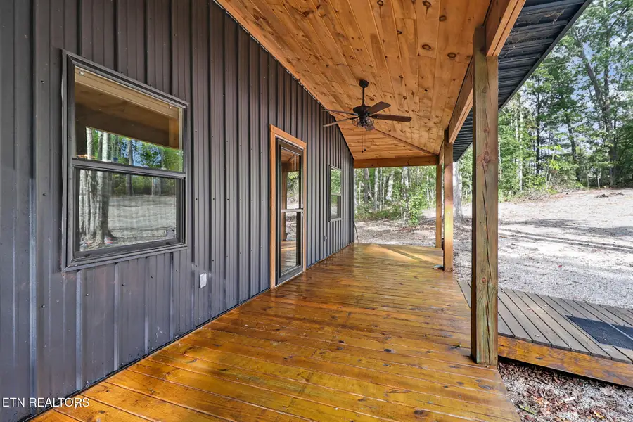 502 Buck Ridge Rd, Jamestown, TN 38556 - #2