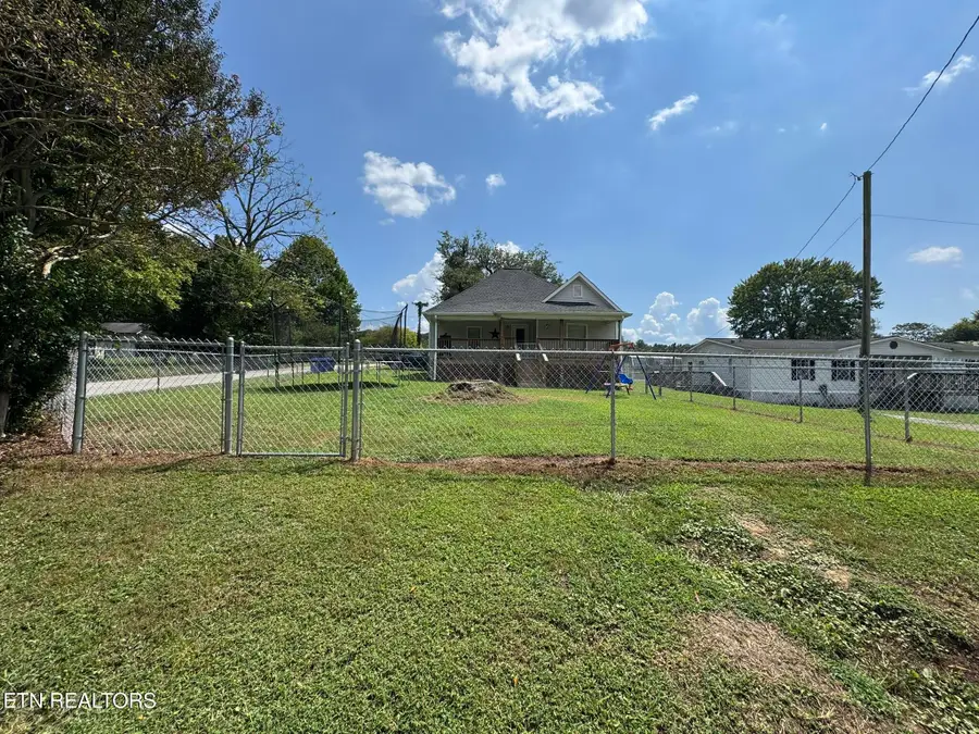 128 N Ridge Ave, Rockwood, TN 37854 - #3