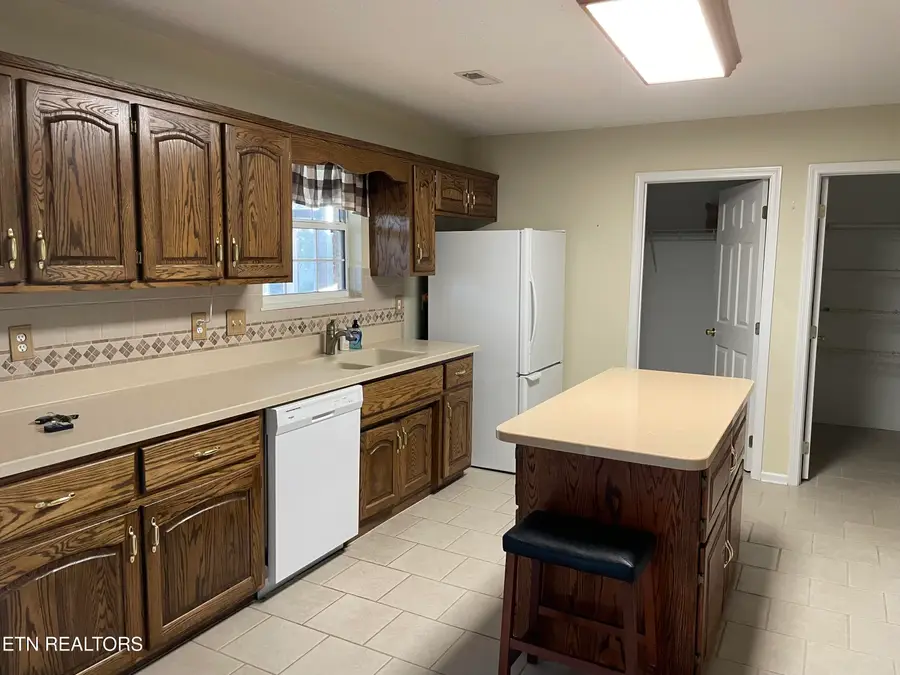 1324 Prairie Place, Greenback, TN 37742 - #2