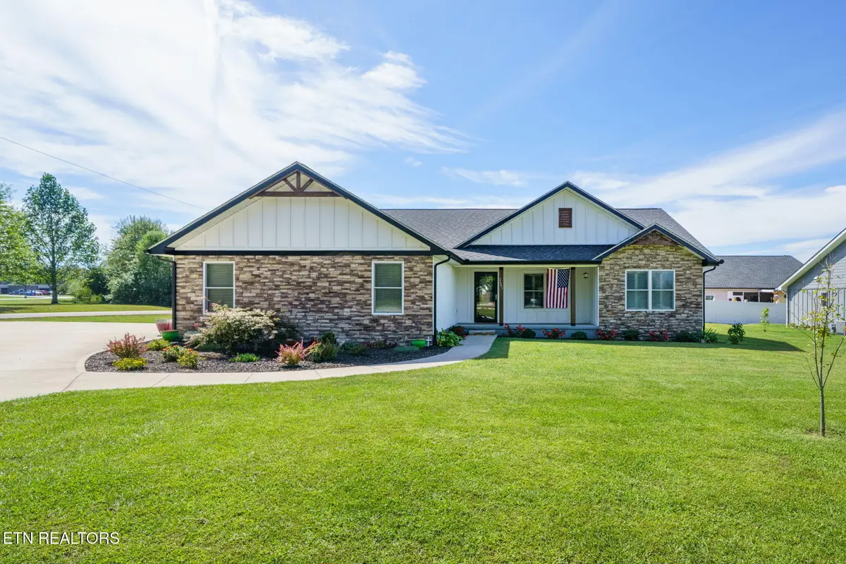 2643 Cook Rd, Crossville, TN 38571 - #1