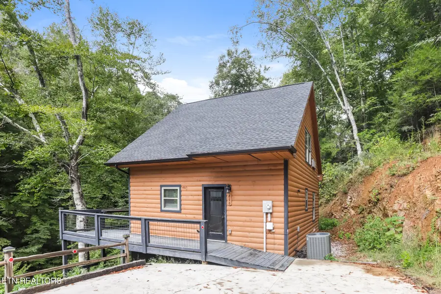 866 Cabin Creek Way, Sevierville, TN 37862 - #2