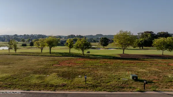 915 Black Bear Circle, Loudon, TN 37774