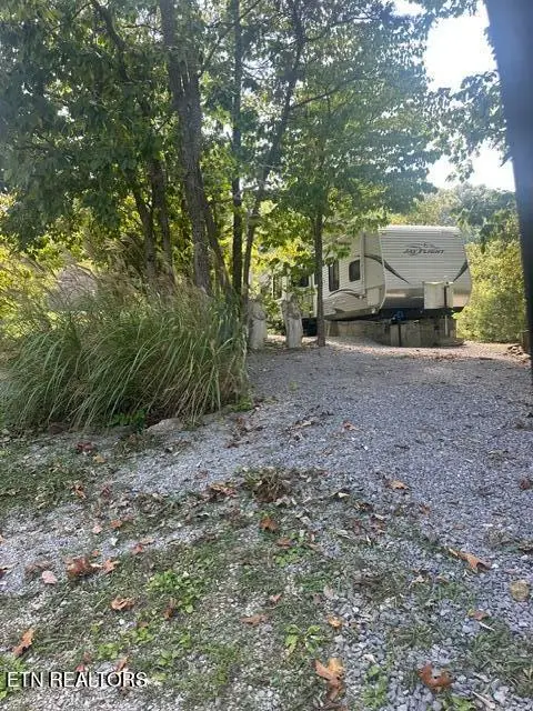 2045 Holiness Hollow Rd, Ewing, VA 24248