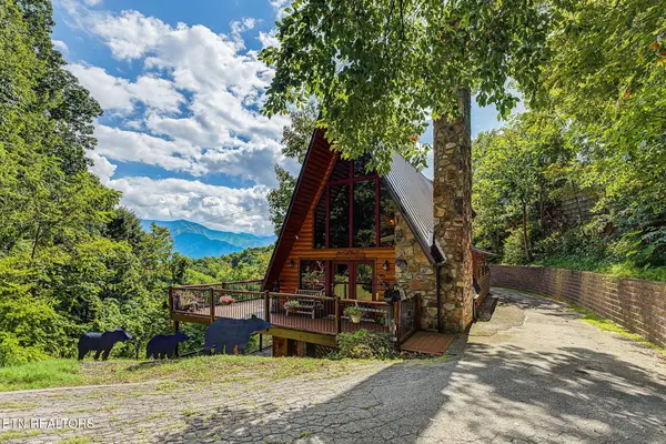 1404 S Baden Drive, Gatlinburg, TN 37738
