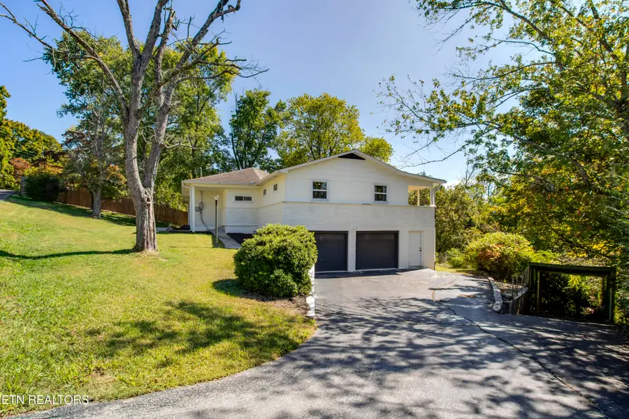812 Sunset Drive, Kingston, TN 37763 - #2