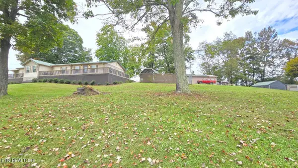 1672 Old Nursery Rd, Rose Hill, VA 24281