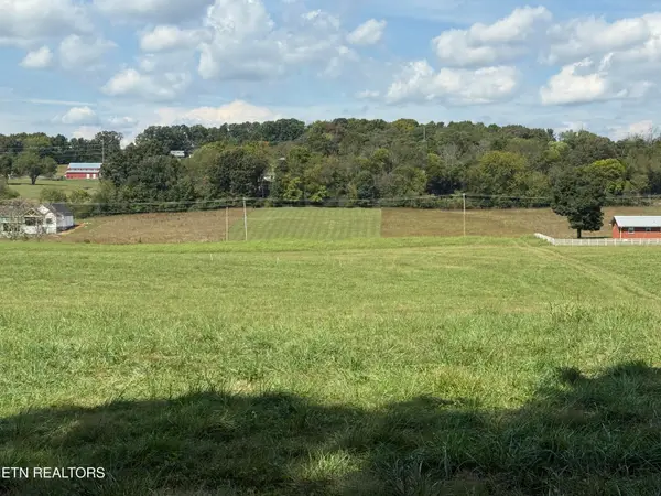 21804 Martel Rd, Lenoir City, TN 37772