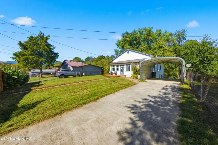 430 Browder Circle, Oliver Springs, TN 37840 - #2