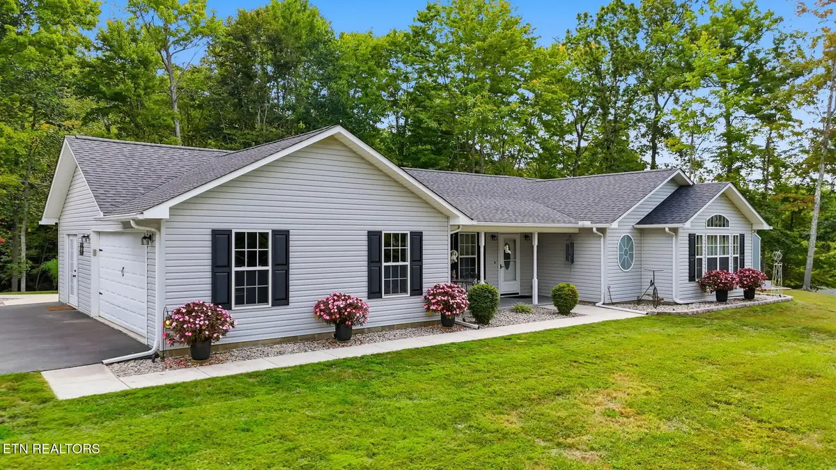 383 Chance Private Drive, Oneida, TN 37841 - #1