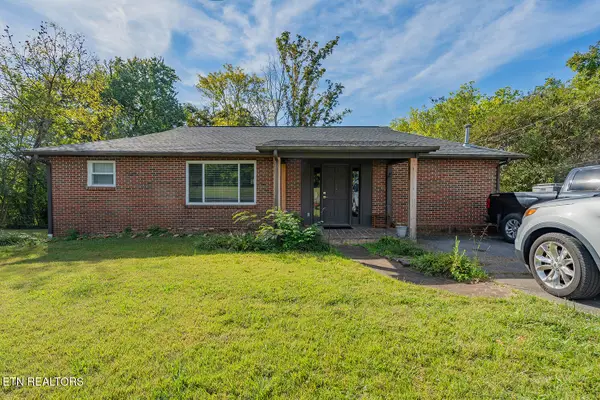 11 Ervin St, Athens, TN 37303