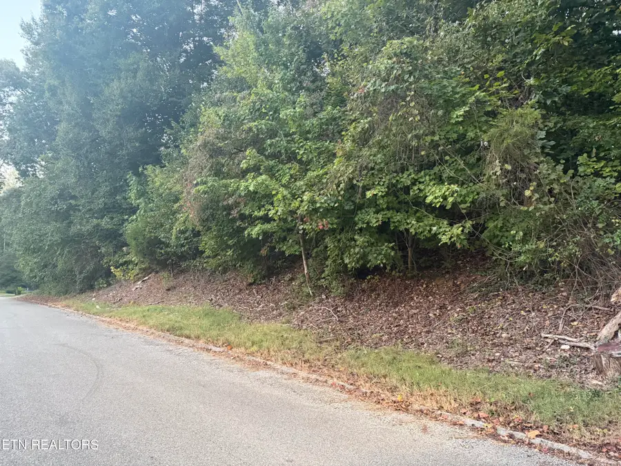 Indian Hills Circle, Clinton, TN 37716 - #2