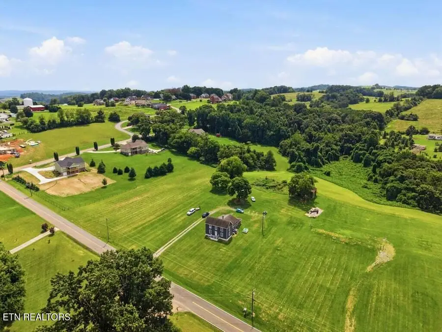 990 Dover Rd, Morristown, TN 37813 - #2