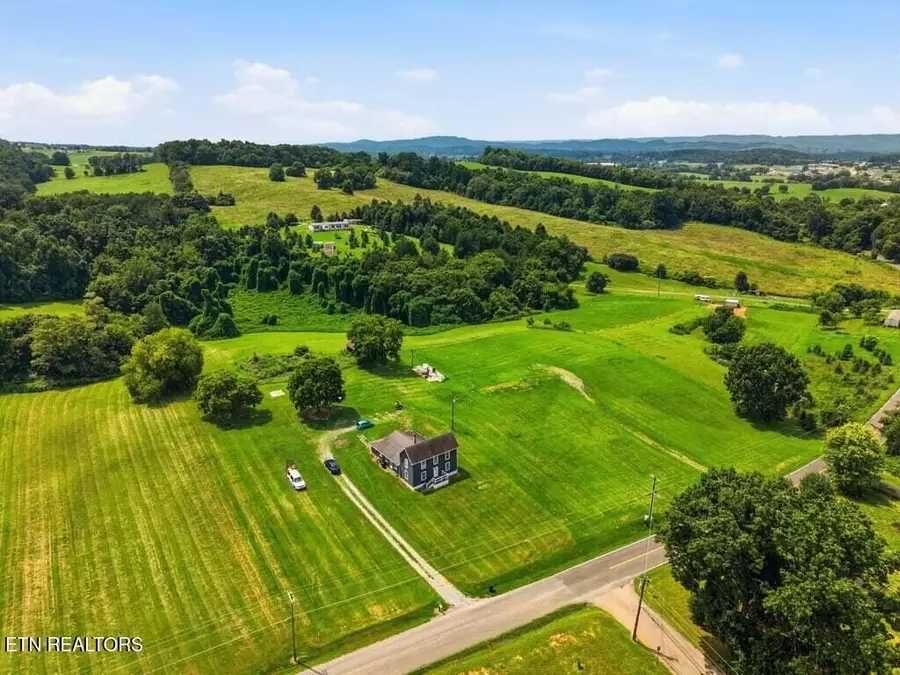 990 Dover Rd, Morristown, TN 37813 - #3