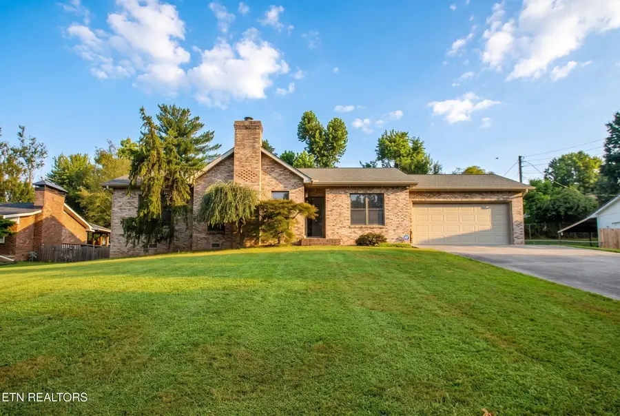 7923 W Cliff Drive, Knoxville, TN 37909 - #2