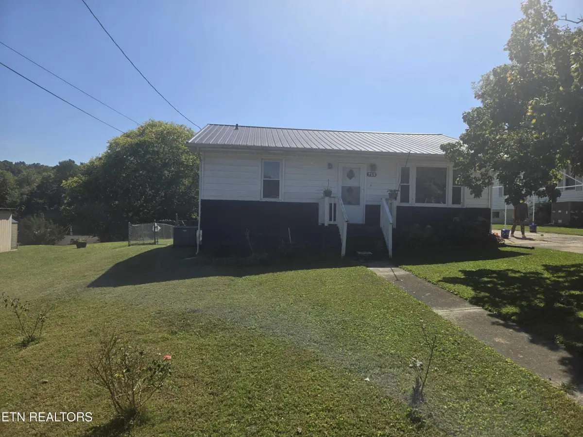 715 Lincoln Ave, Morristown, TN 37813 - #1