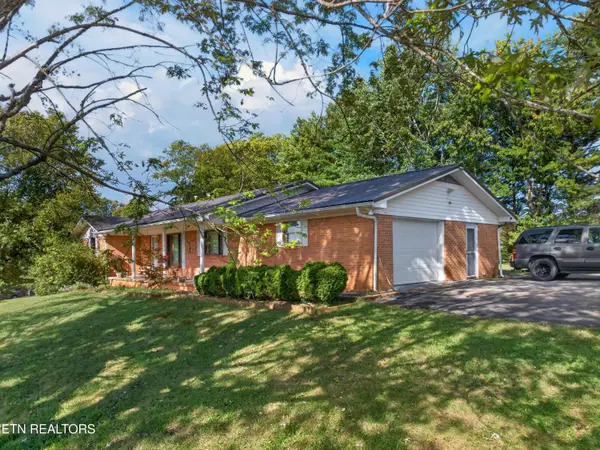 1104 Fairview Drive, Dandridge, TN 37725