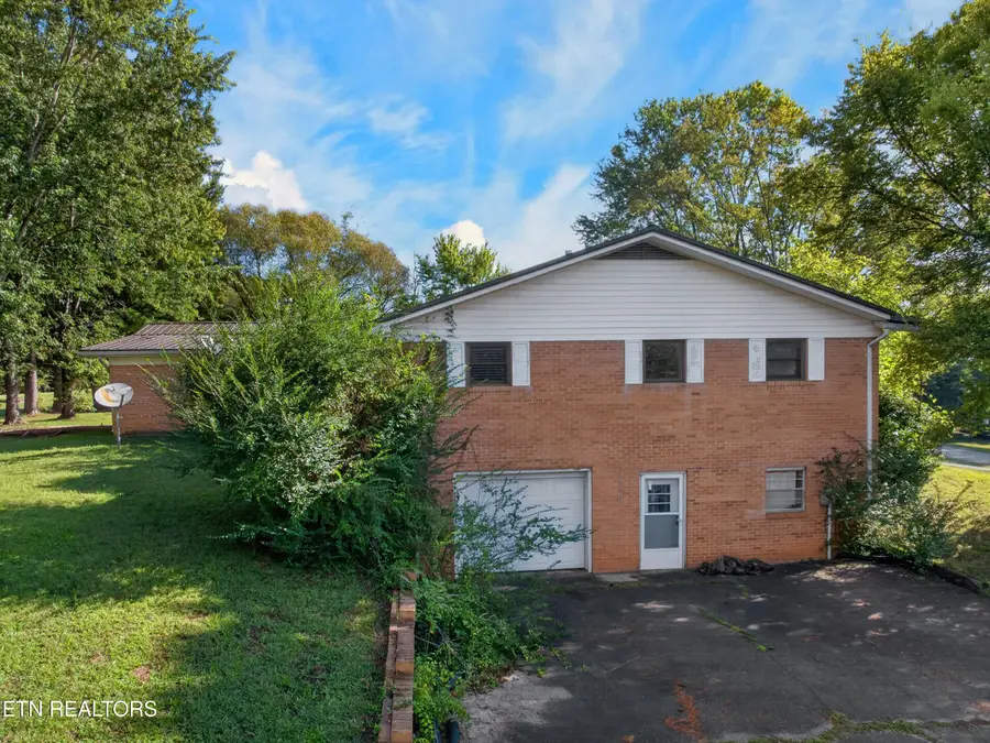 1104 Fairview Drive, Dandridge, TN 37725 - #3