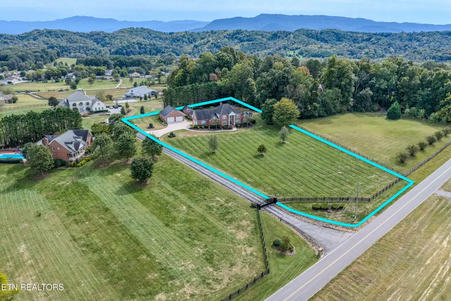 2425 Mccleary Rd, Sevierville, TN 37876 - #3