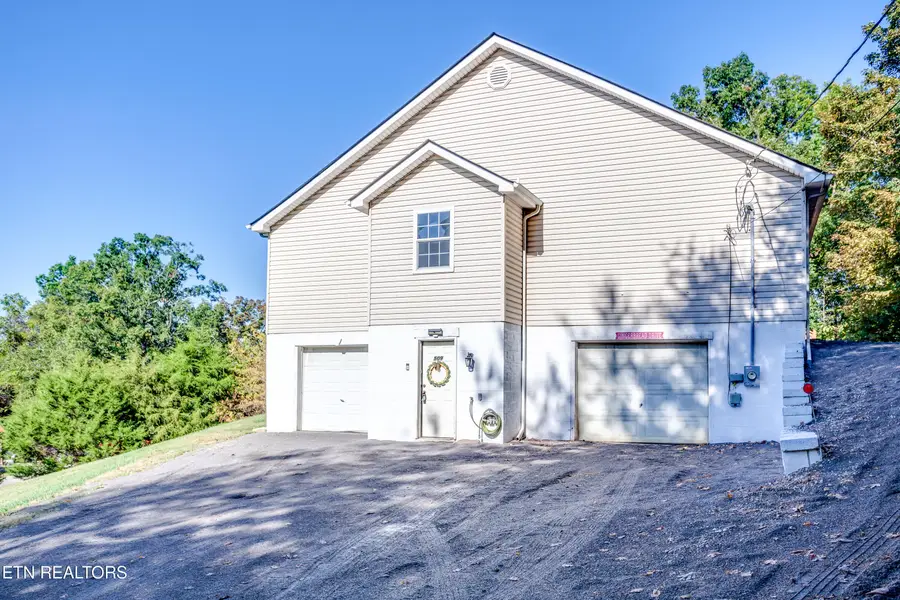 509 Thorn Hill School Rd, Thorn Hill, TN 37881 - #3