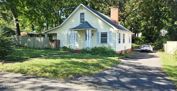 907 Sterling Ave, Maryville, TN 37803