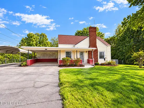 392 Harrison Ave, Lenoir City, TN 37771