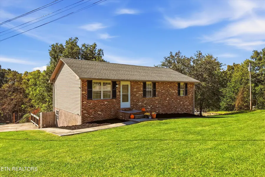 330 Dogwood Drive, Harriman, TN 37748 - #2
