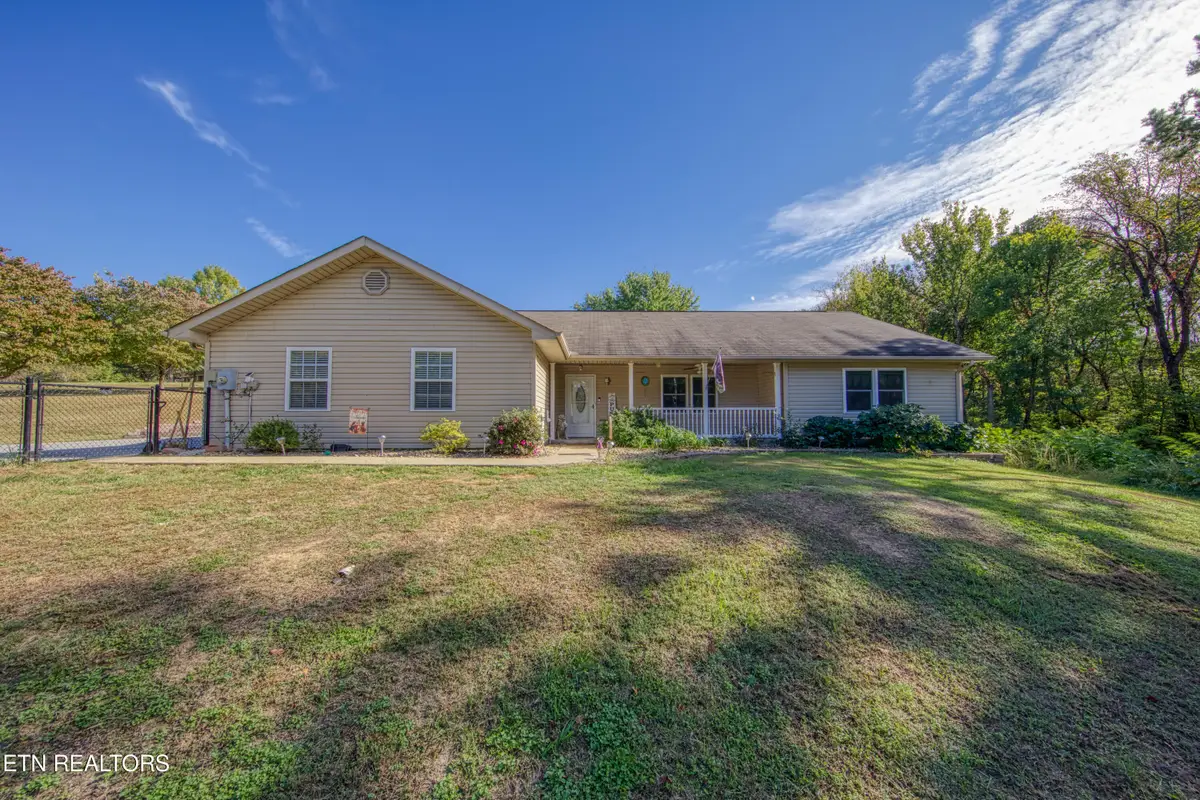 1733 Oakdale Drive, Dandridge, TN 37725 - #1