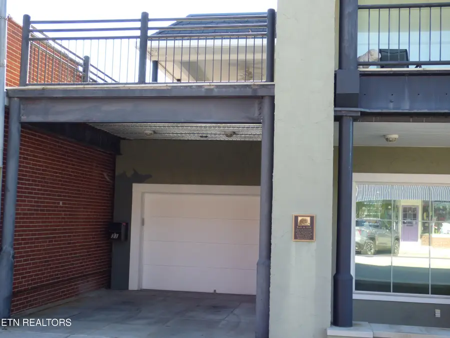 31 W 5th St, Crossville, TN 38555 - #2