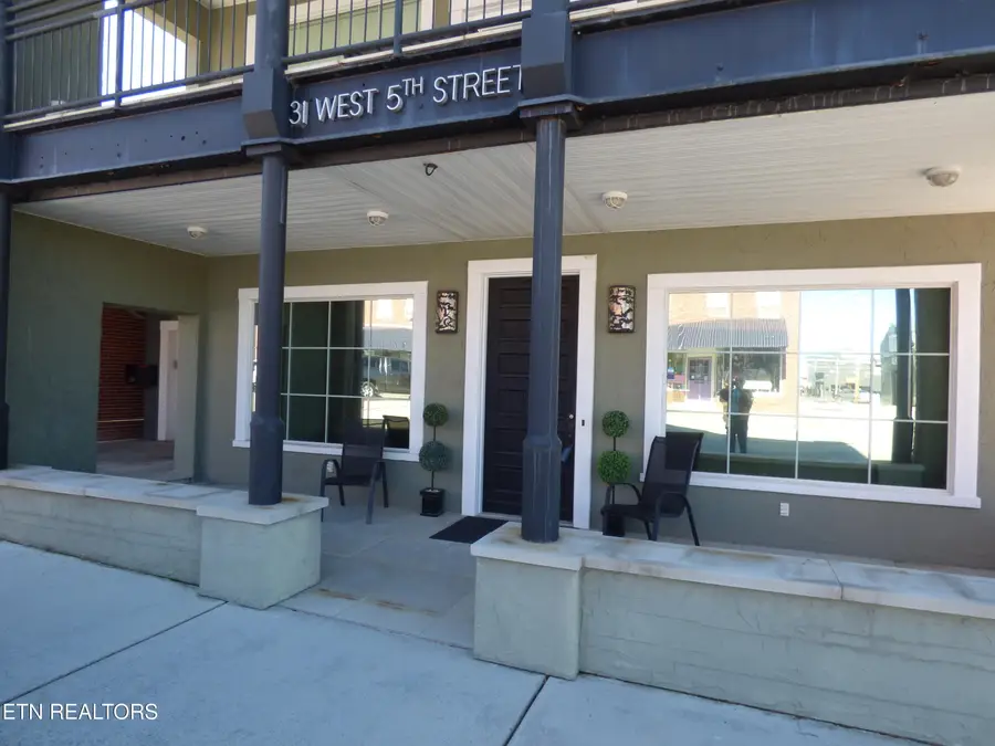 31 W 5th St, Crossville, TN 38555 - #3