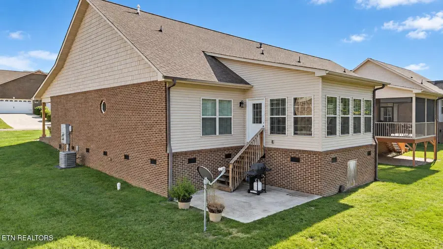 3021 Villas Creekside Drive, Dandridge, TN 37725 - #2