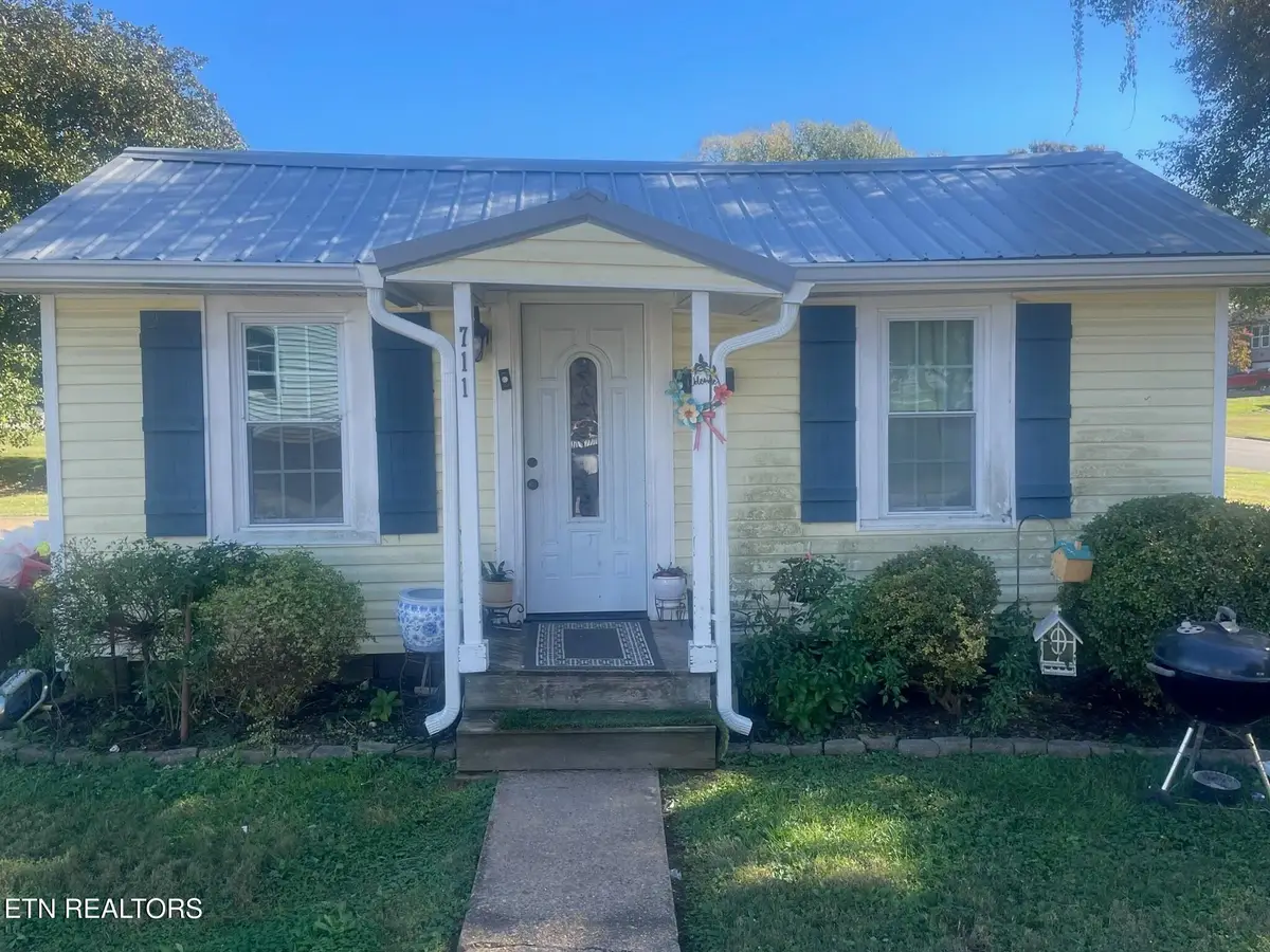711 N B St, Lenoir City, TN 37771 - #1
