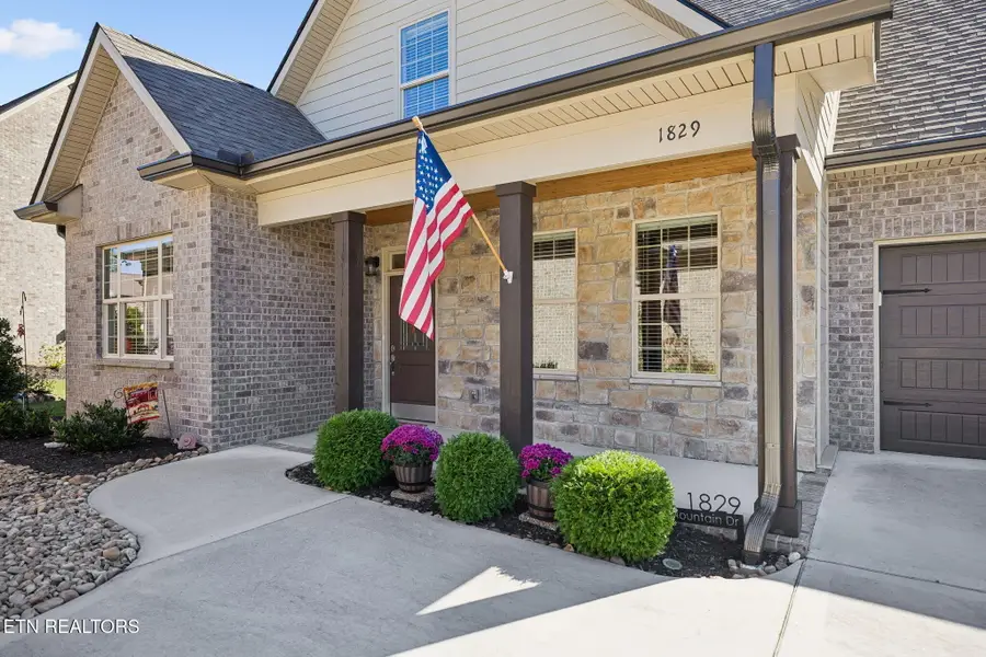 1829 Mountain Drive, Lenoir City, TN 37772 - #2