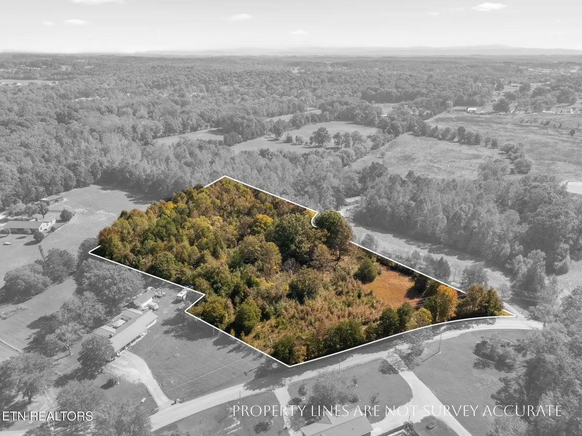 2416 Williams Ferry Rd, Lenoir City, TN 37771 - #1
