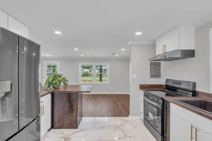 676 W Rhea Avenue, Spring City, TN 37381 - Image #3