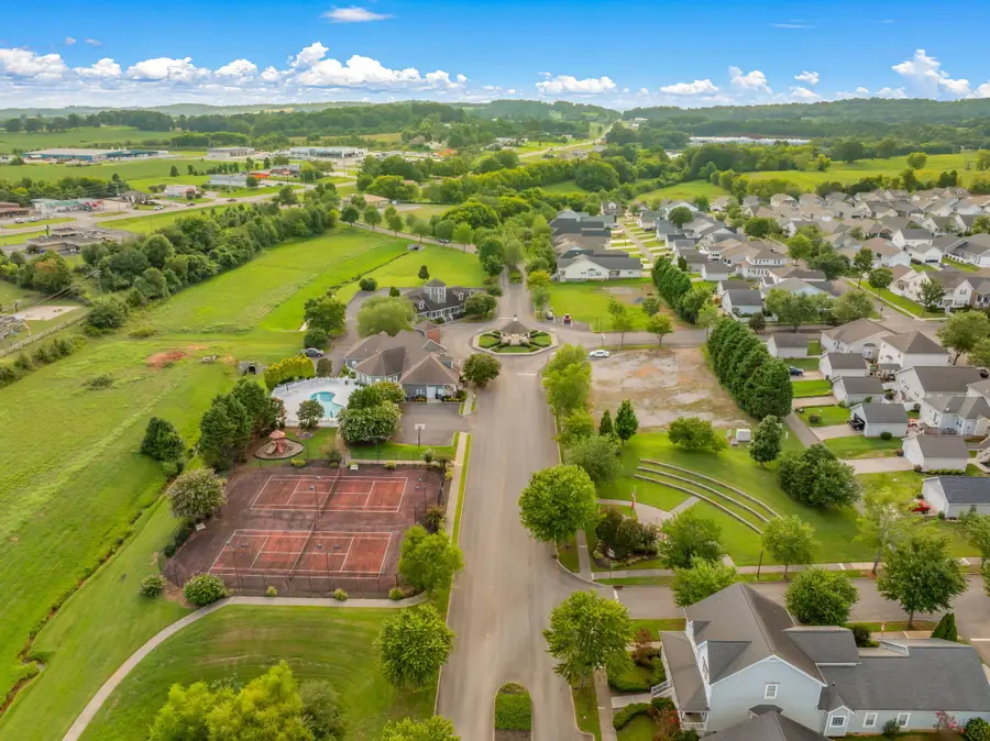 916 Stratford Avenue, Sweetwater, TN 37874 - Image #2