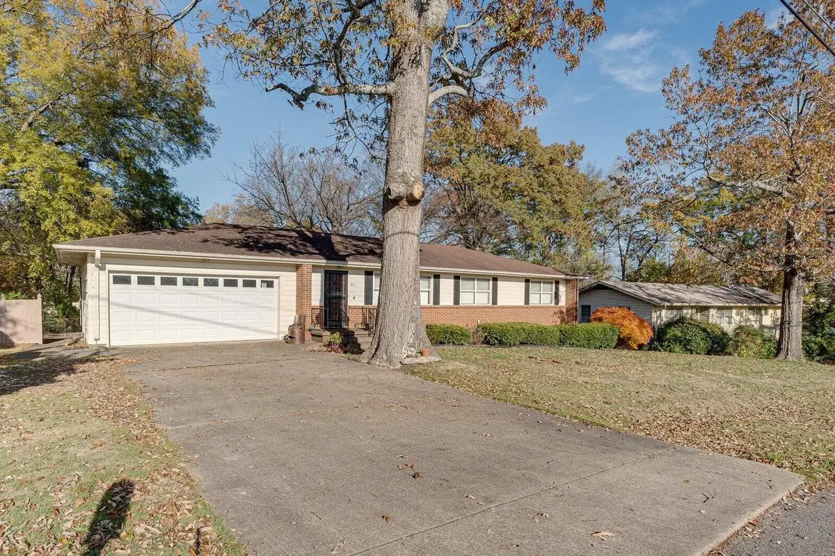 811 Belvoir Crest Drive, Chattanooga, TN 37412 - Image #1