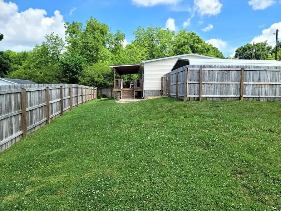 620 Hitchcock Avenue, Etowah, TN 37331 - Image #2