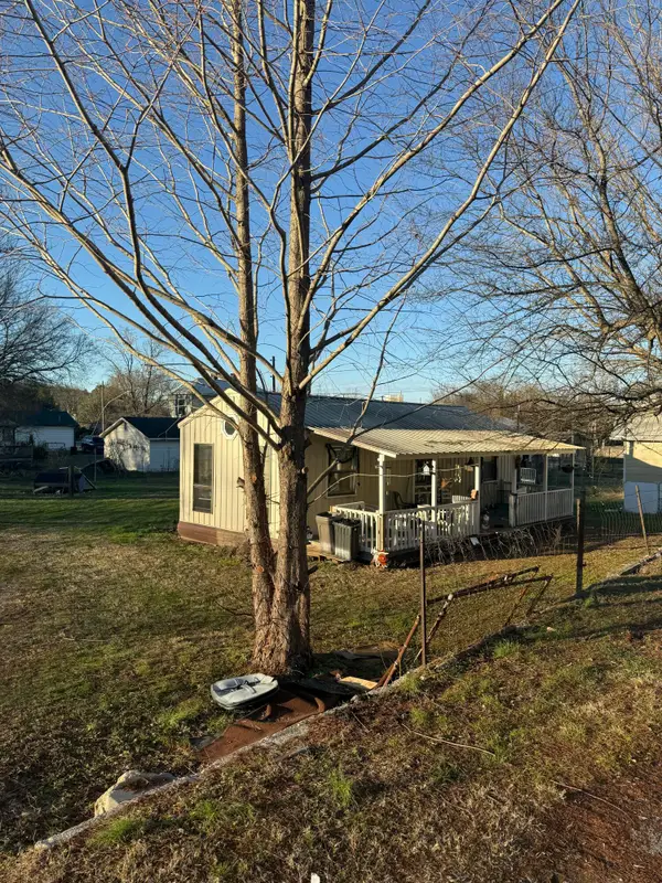 285 Bates Street Ne, Charleston, TN 37310