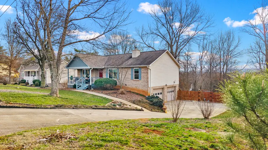 150 Ridgebark Lane, Lenoir City, TN 37772 - Image #2